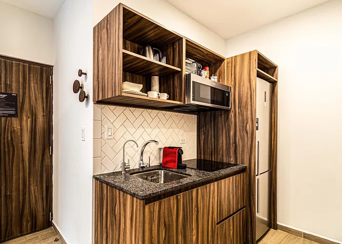 Kukun Tonala 30 Roma Apartahotel 3*